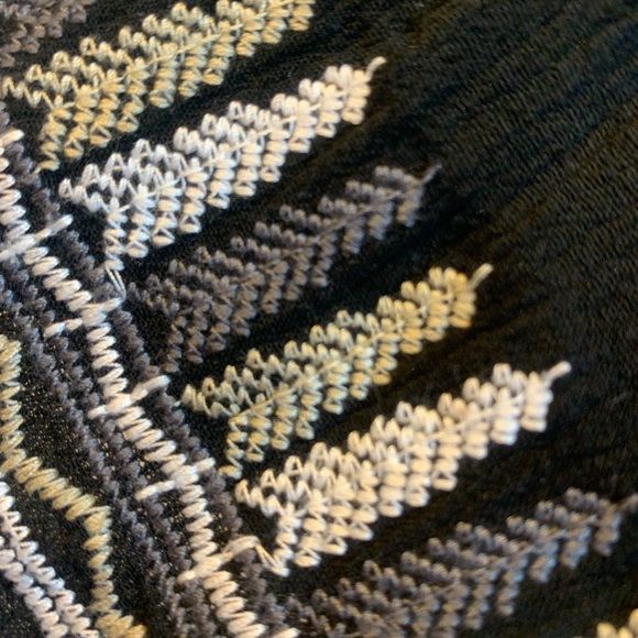 Light shawl/poncho - Picture 3 of 5